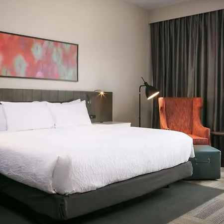 Hilton Garden Inn Iowa City Downtown University-3